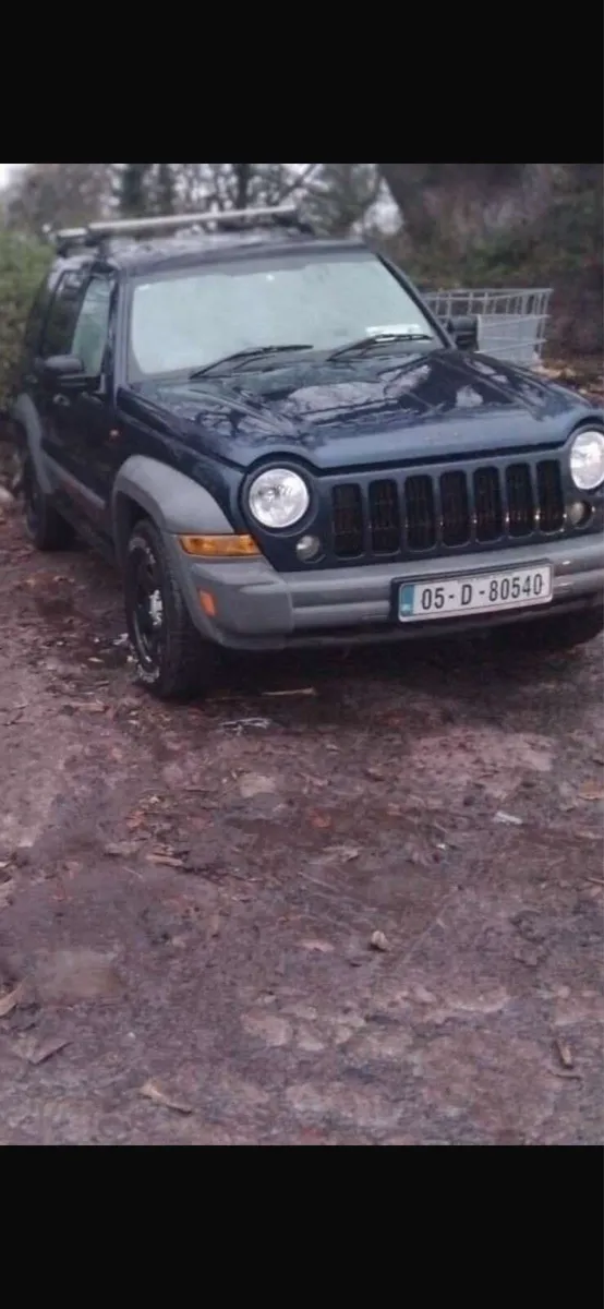 2005 jeep Cherokee - Image 2