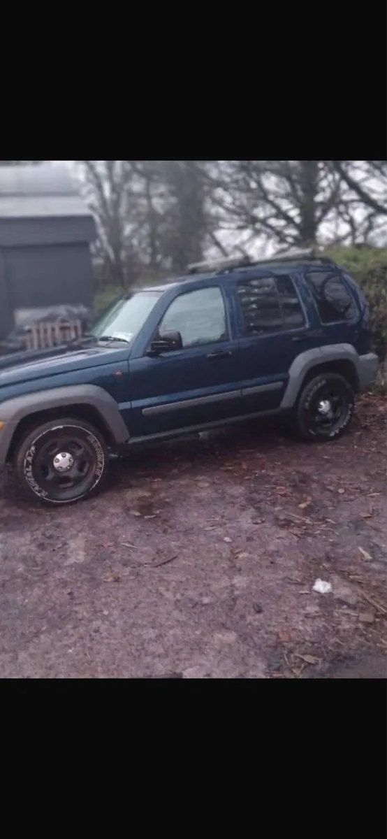 2005 jeep Cherokee - Image 3