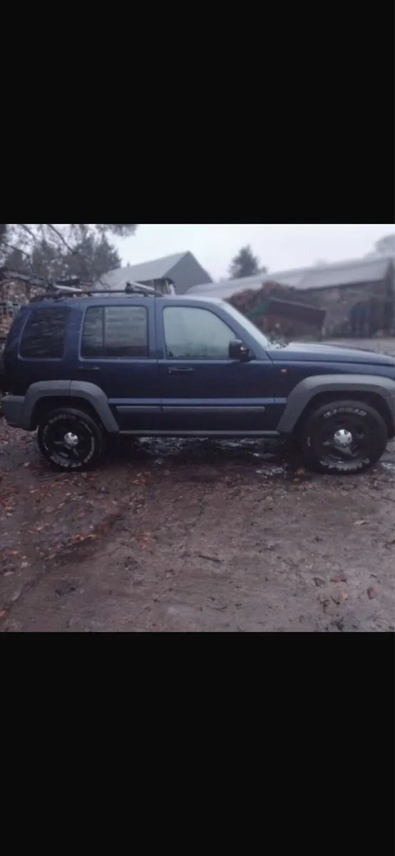2005 jeep Cherokee - Image 1