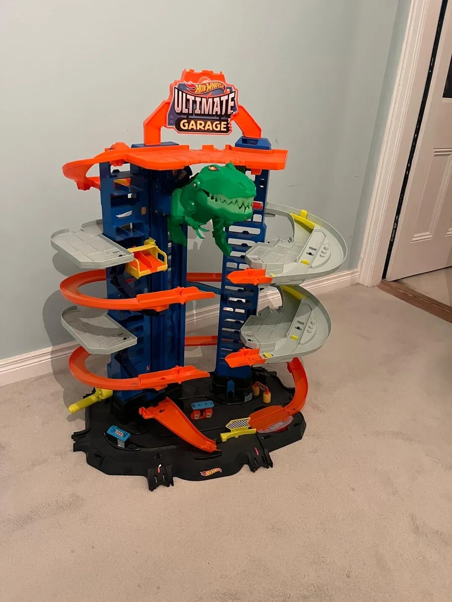 Hot Wheels Garage