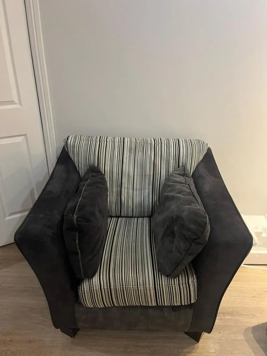 3 piece suite - Image 3