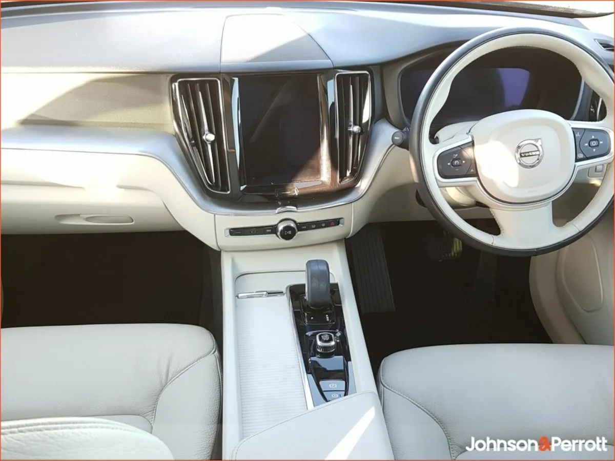 Volvo XC60 T6 350bhp PHEV Inscription Expression ( - Image 2