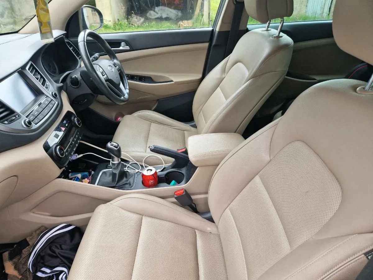 Hyundai tucson - Image 2