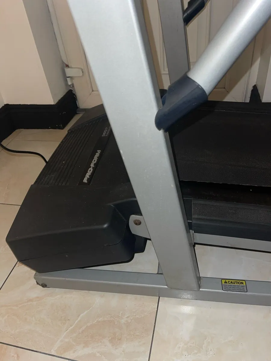 Treadmill Pro-Form + Automatic Incline - Image 4