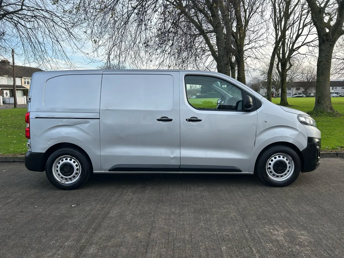 2018 Citroen Dispatch 1.6 Enterprise // New CVRT - Image 3