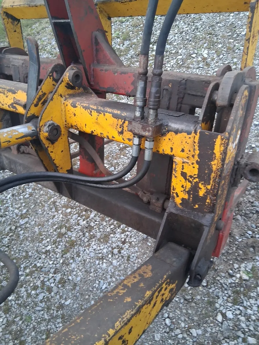 Grays lynkon tractor loader - Image 3