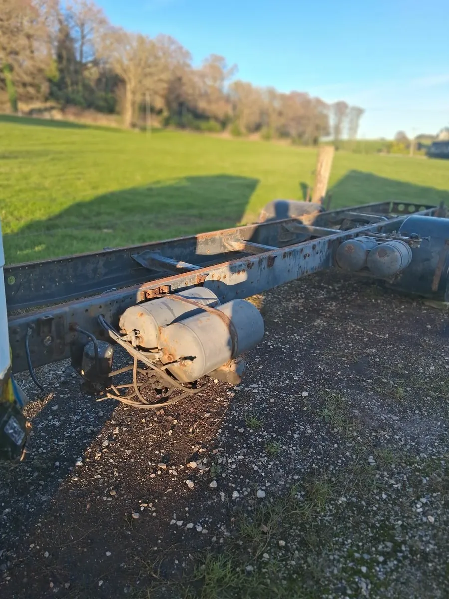 Mercedes-Benz  chassis, axles,tractor trailer - Image 4