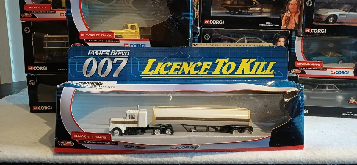 18 Corgi Bond Set - Image 2