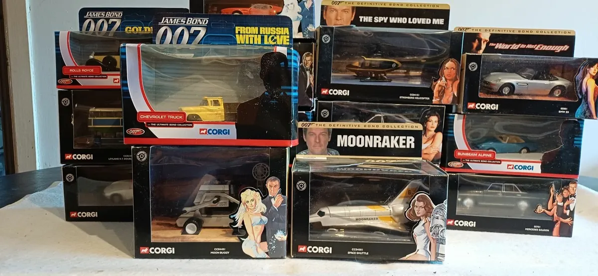 18 Corgi Bond Set - Image 4