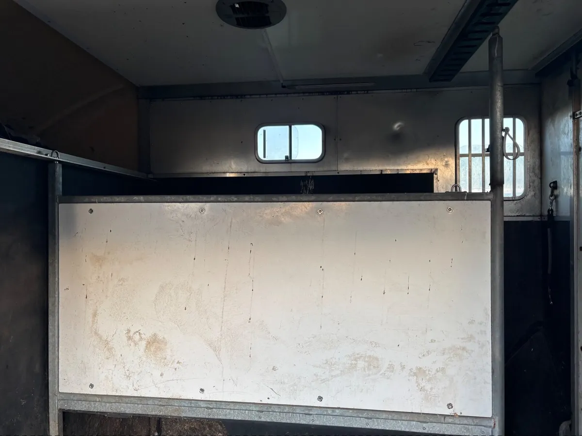 Two Horse van - Image 2