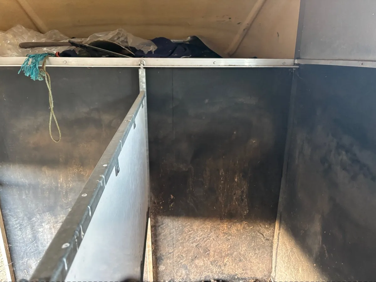 Two Horse van - Image 4