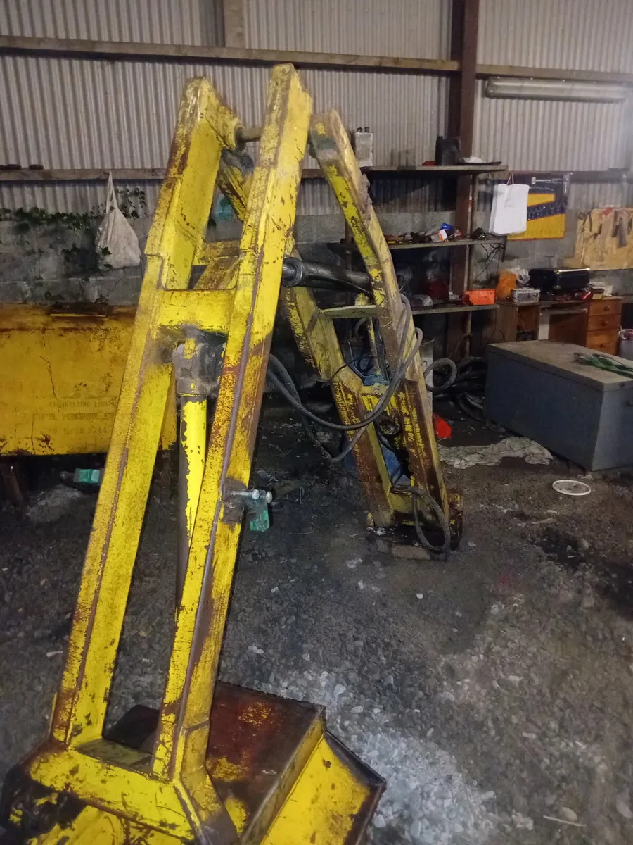 Side mounted hedge cutter - Image 3