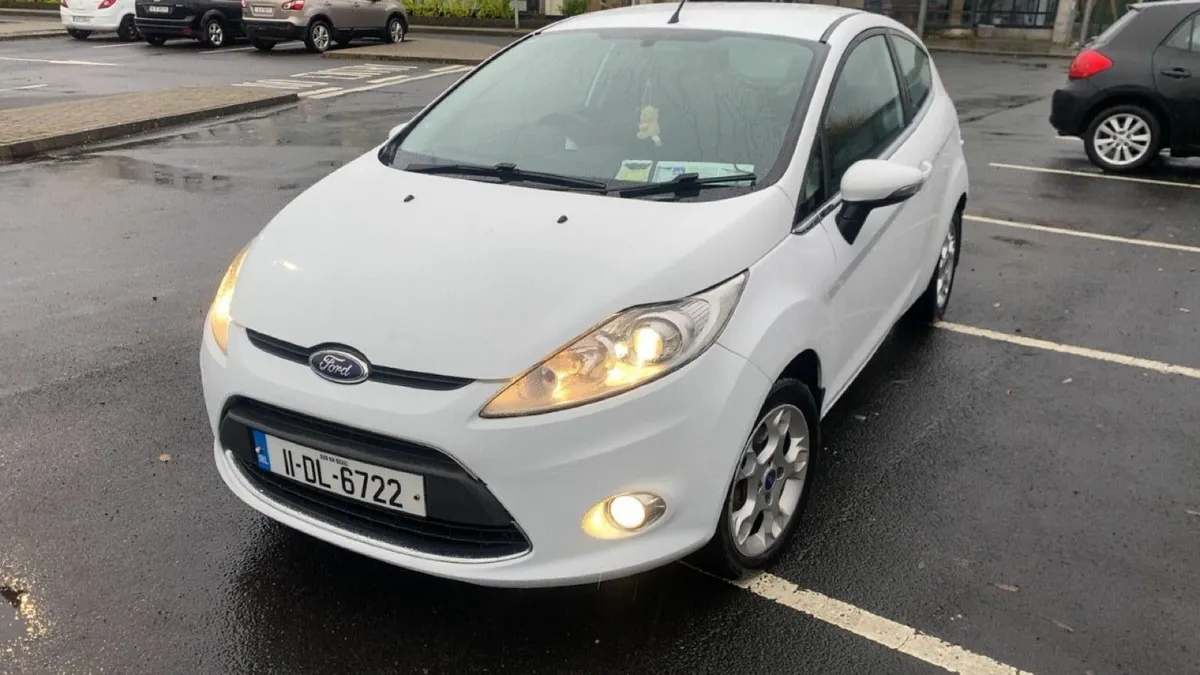 Ford Fiesta 2011 - Image 2
