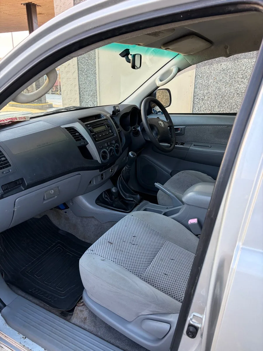 Toyota Hilux 3.0 D4D - Image 3