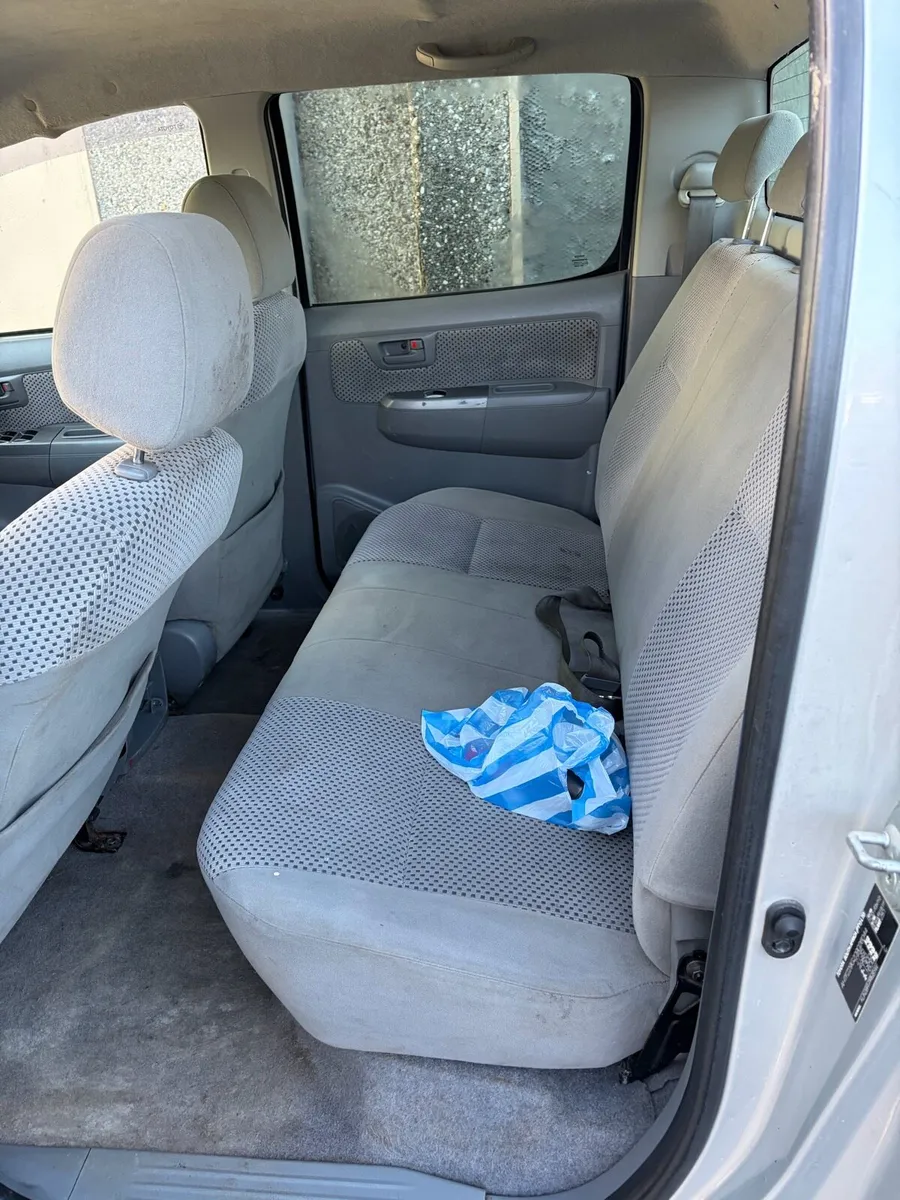 Toyota Hilux 3.0 D4D - Image 4