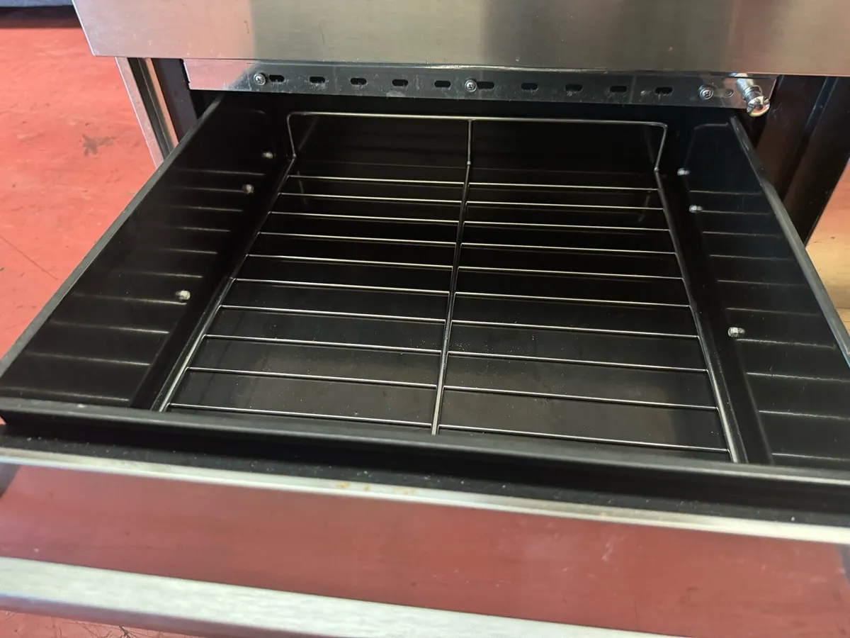 Fisher & Paykel 6 ring burner stove - Dual Oven - Image 2