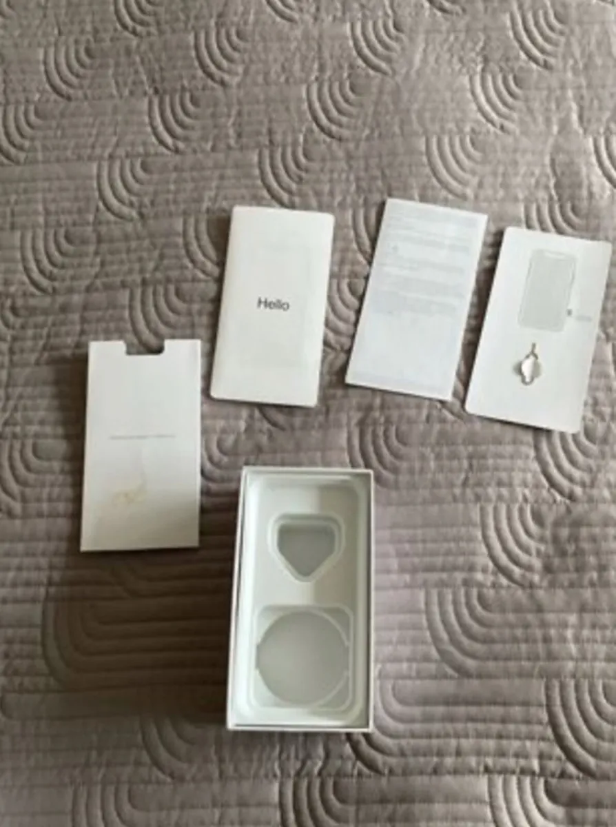 iPhone XR box - box only - Image 2