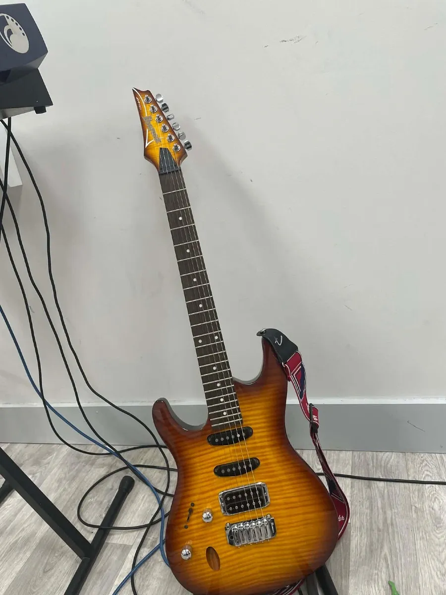 Ibanez sa left handed
