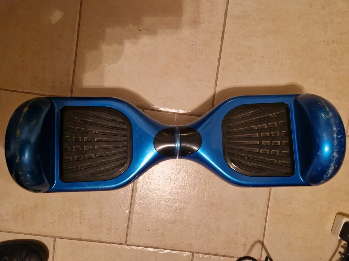 Blue Hoverboard + 42V charger, working good - Image 2