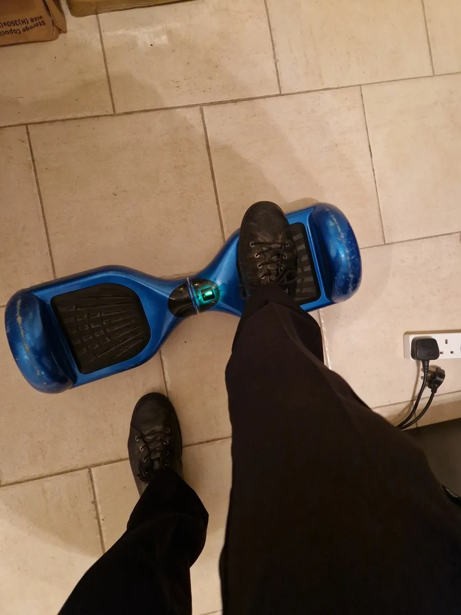 Blue Hoverboard + 42V charger, working good - Image 3