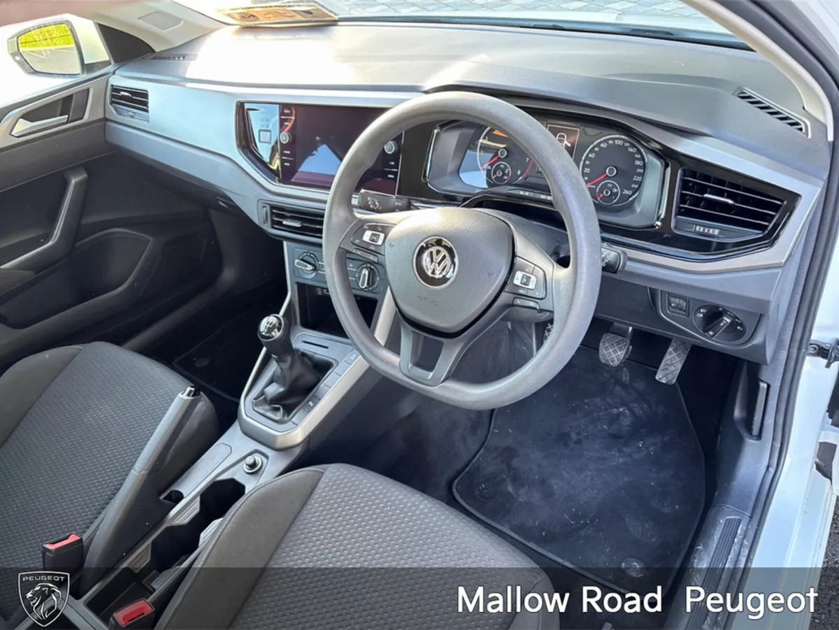 Volkswagen Polo COMFORTLINE 1.0 MANUAL 5SPEED 65HP - Image 2