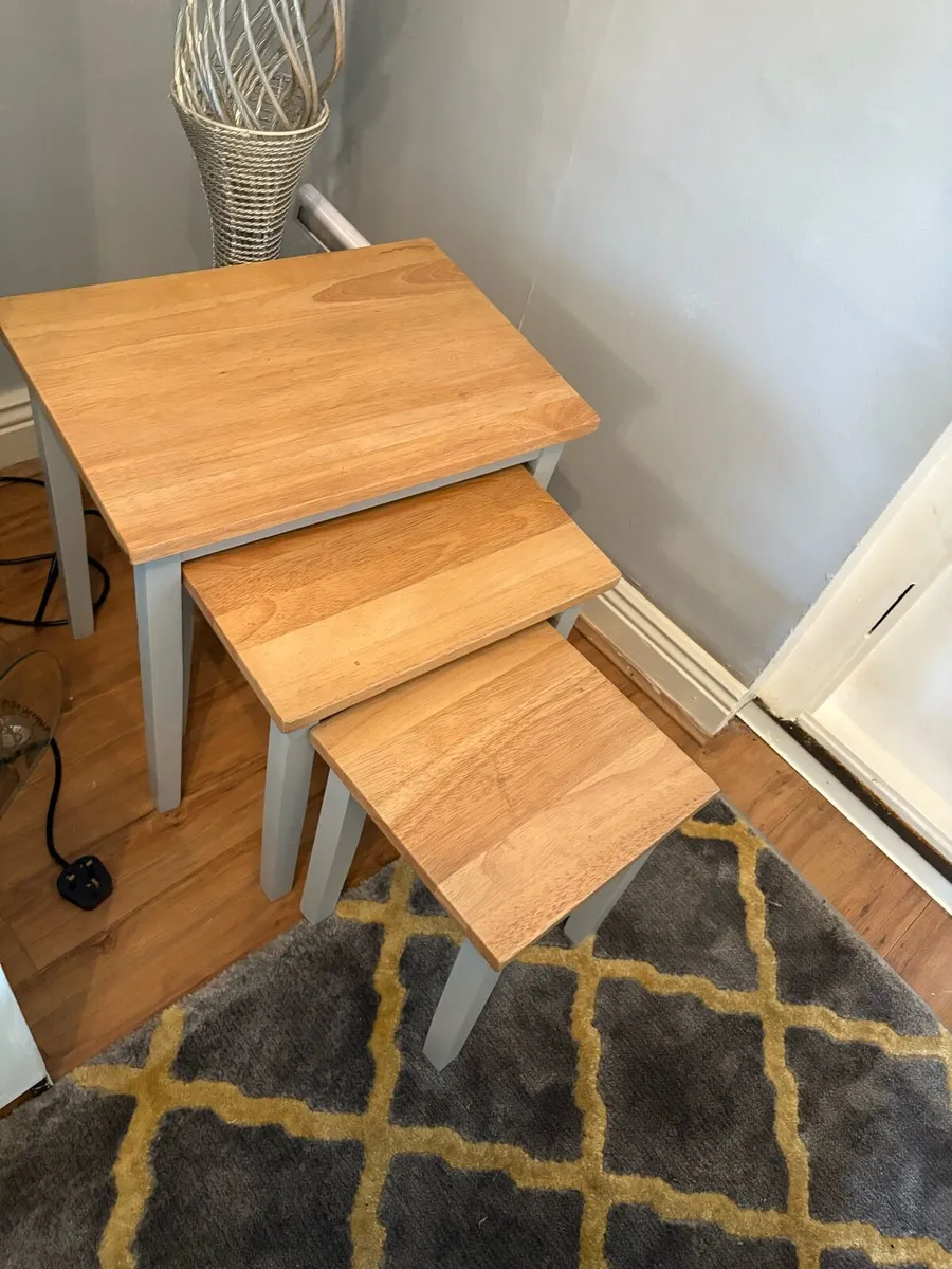 Nest of tables - Image 1