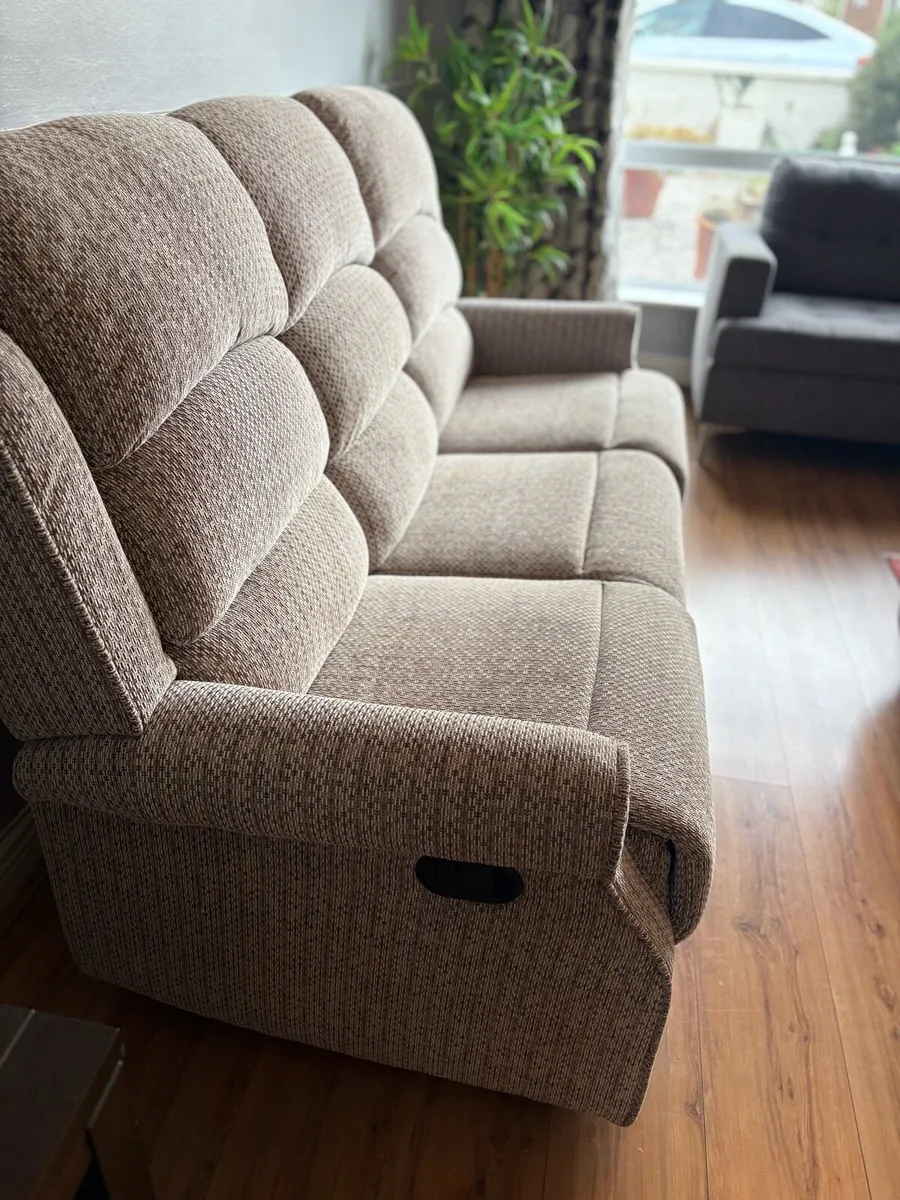 3 seater couch & 1 armchair - Image 2