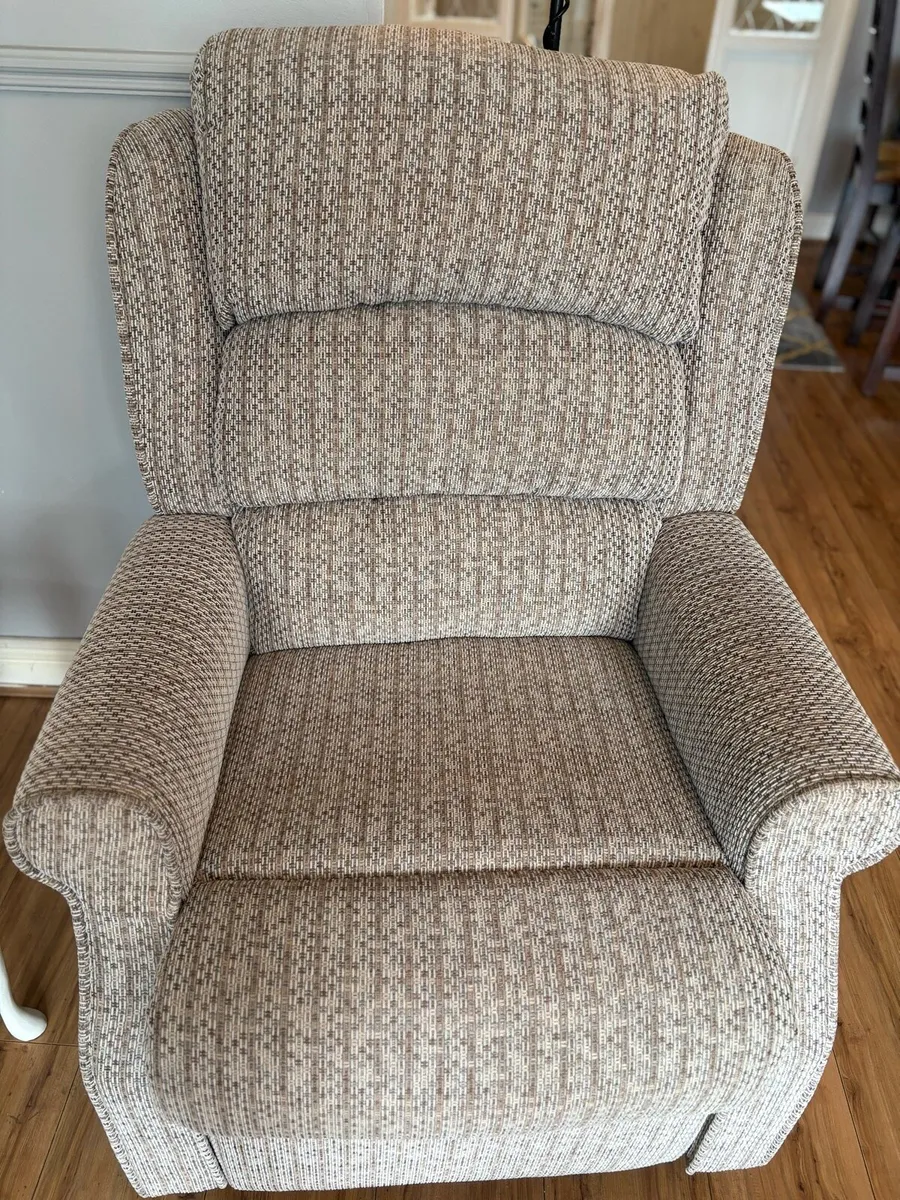 3 seater couch & 1 armchair - Image 4