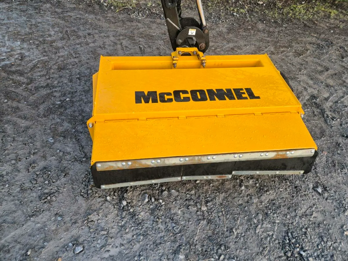 Mcconnel PA6565T Hedgecutter - Image 2