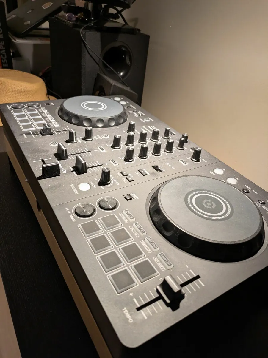 Dj controller FLX 4 as new - Image 2