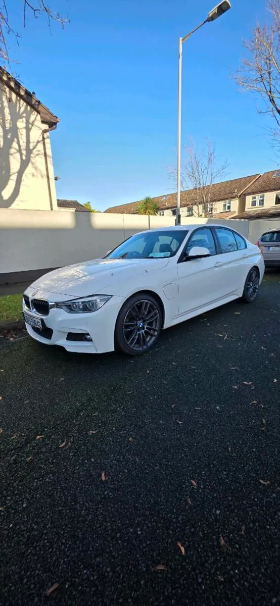 Bmw 330e - Image 1