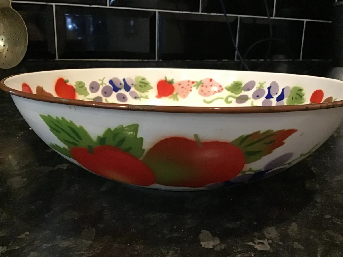 Vintage Enamel Pot with Lid & Large Dish - Image 3