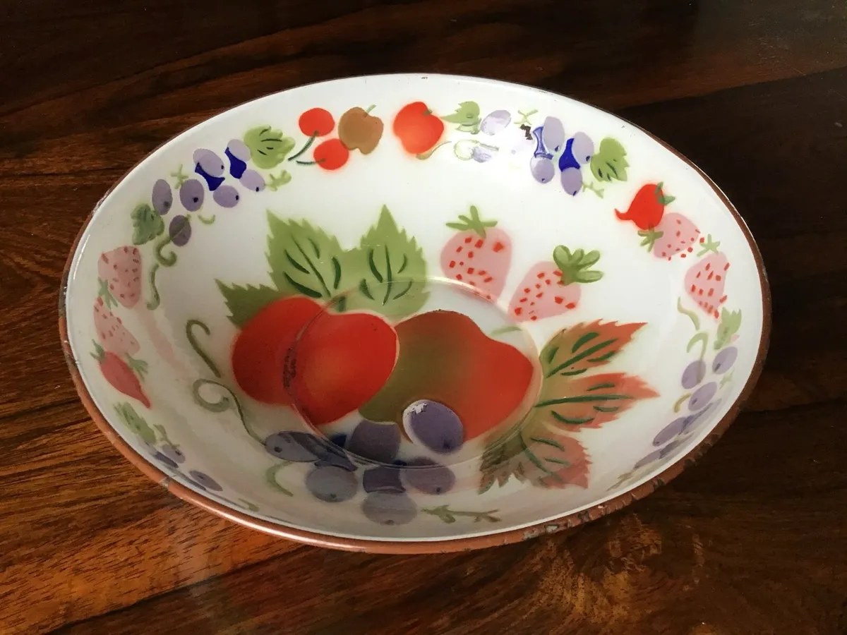 Vintage Enamel Pot with Lid & Large Dish - Image 4