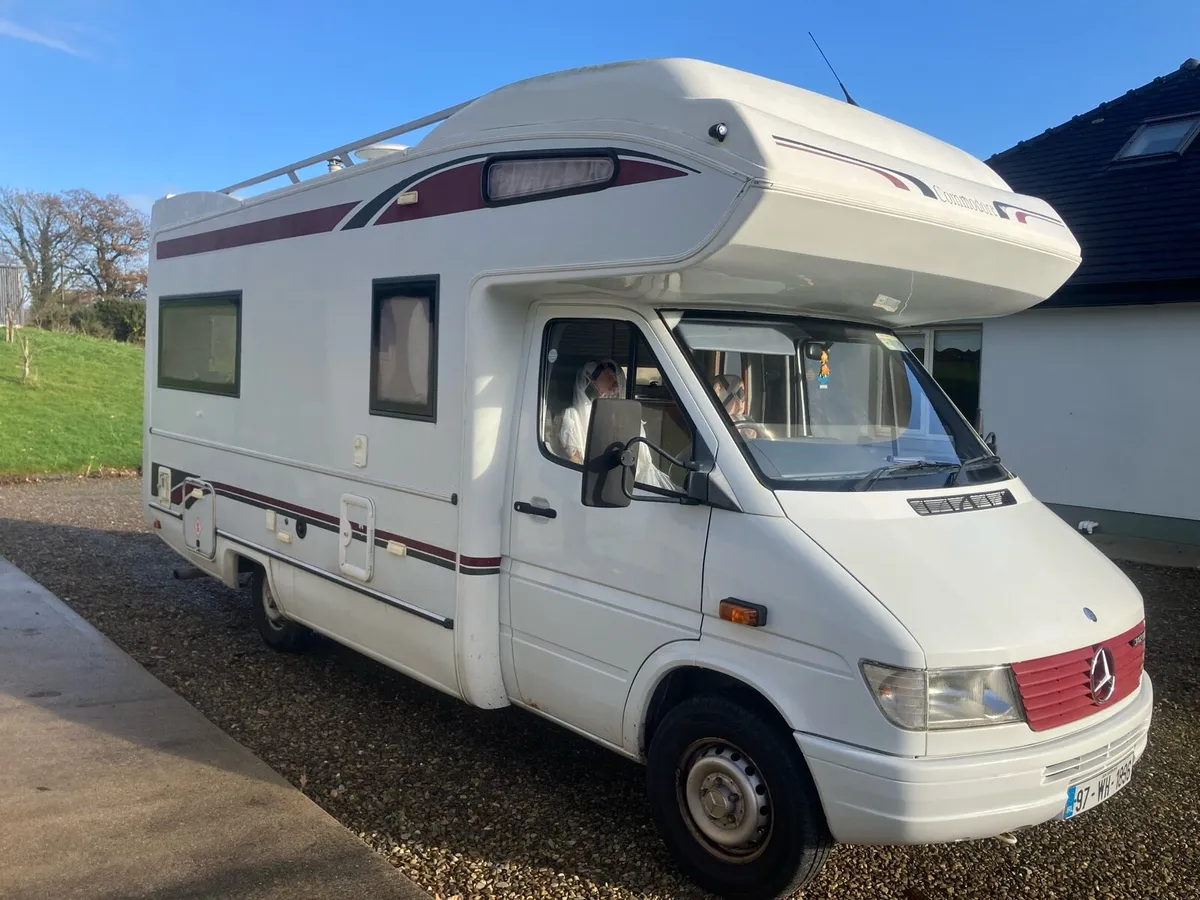 Mercedes camper - Image 2