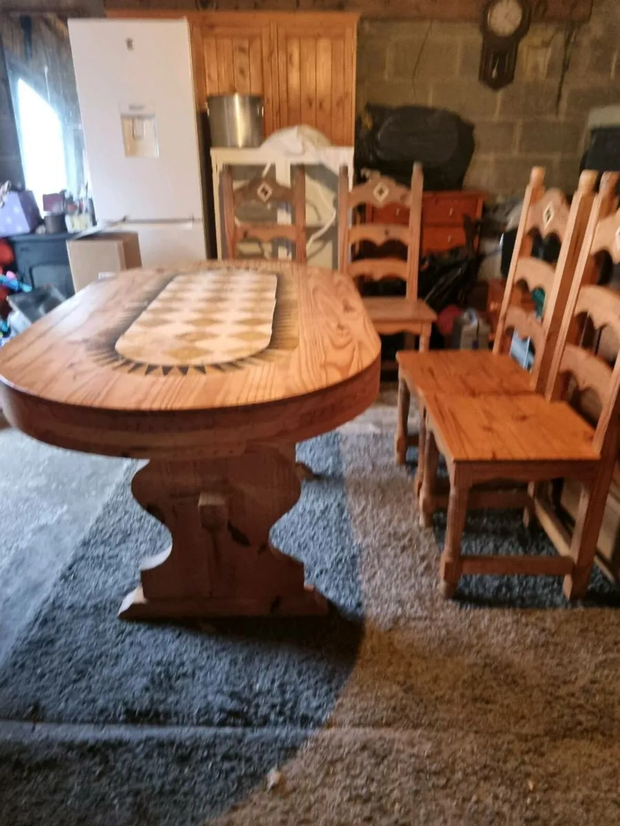 Solid wood table and chairs - Image 4