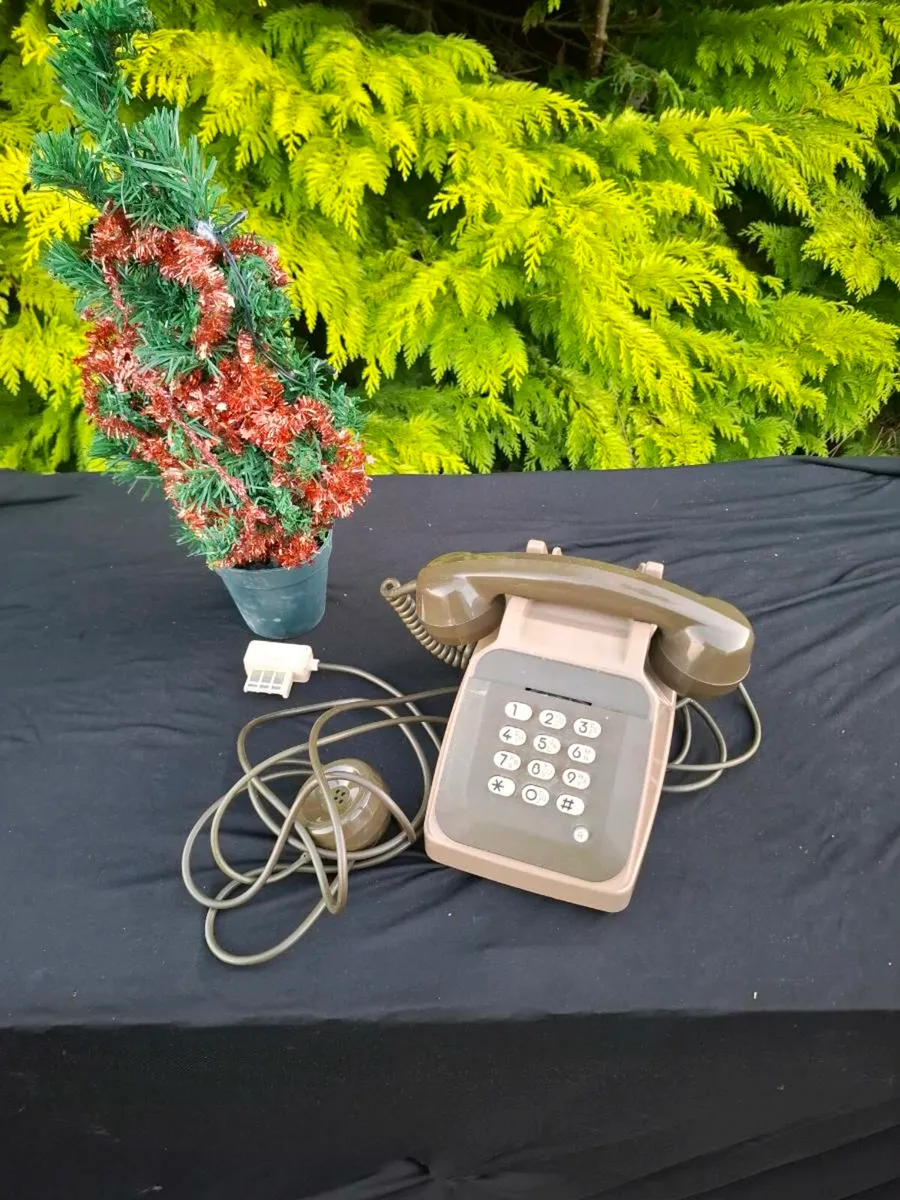 Vintage phone possible to post