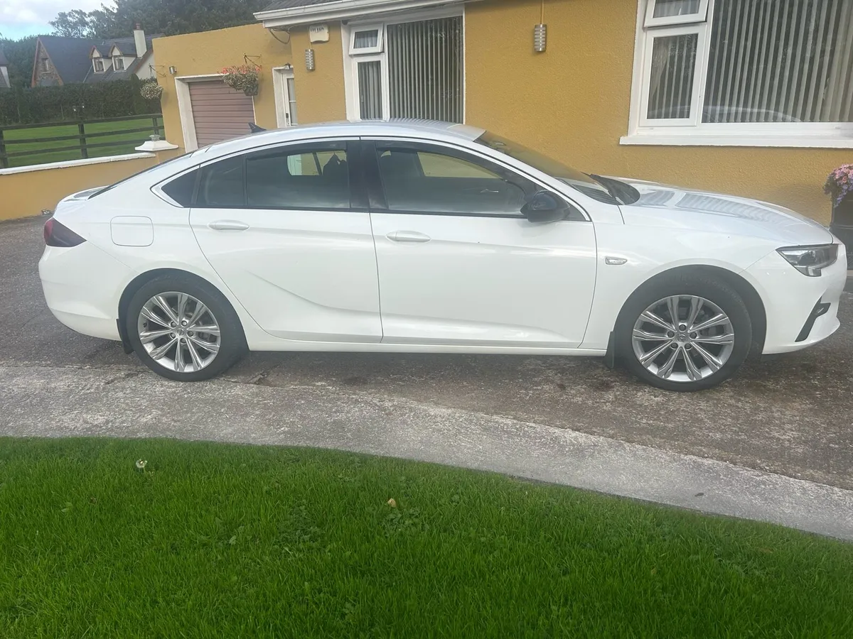 Opel insignia 2022 mint - Image 3