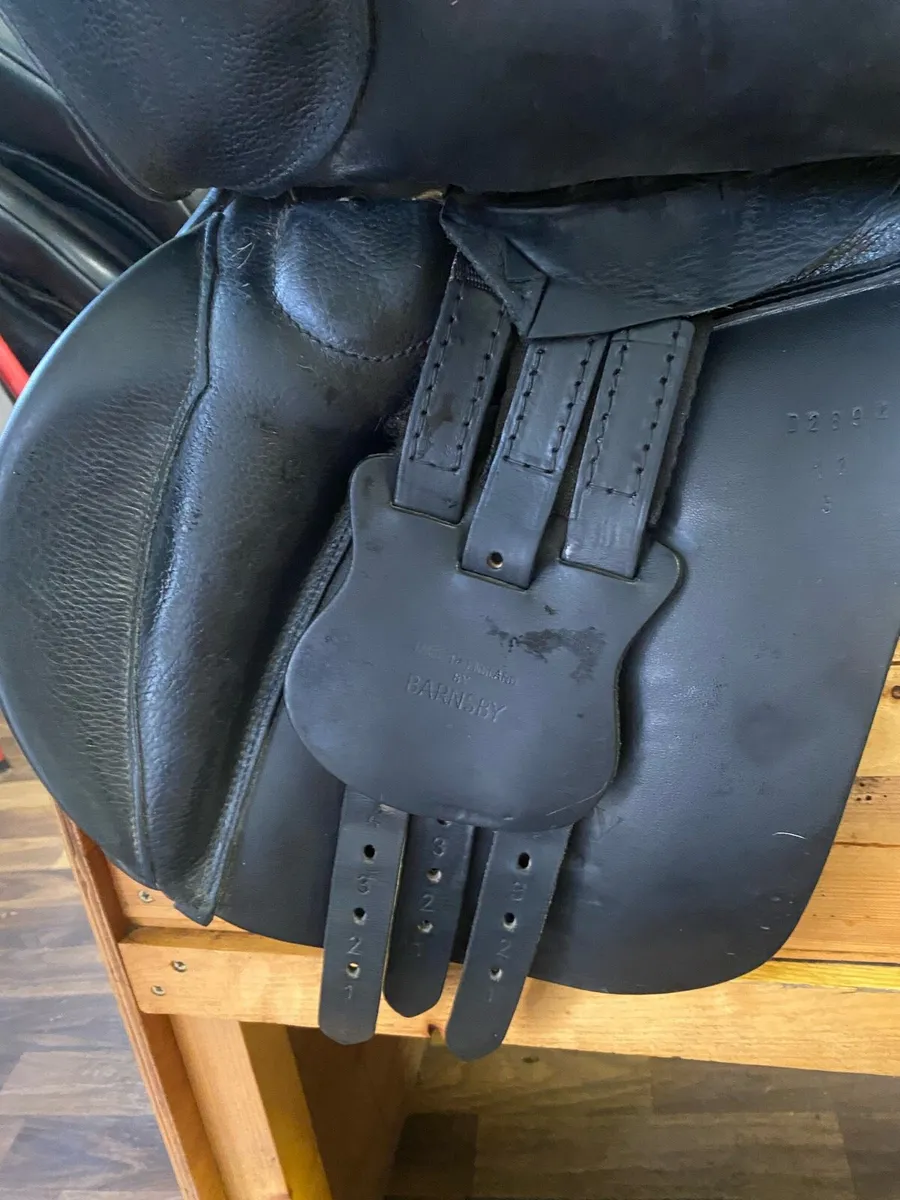 Cliff barnsby 17” black Leather saddle - Image 2