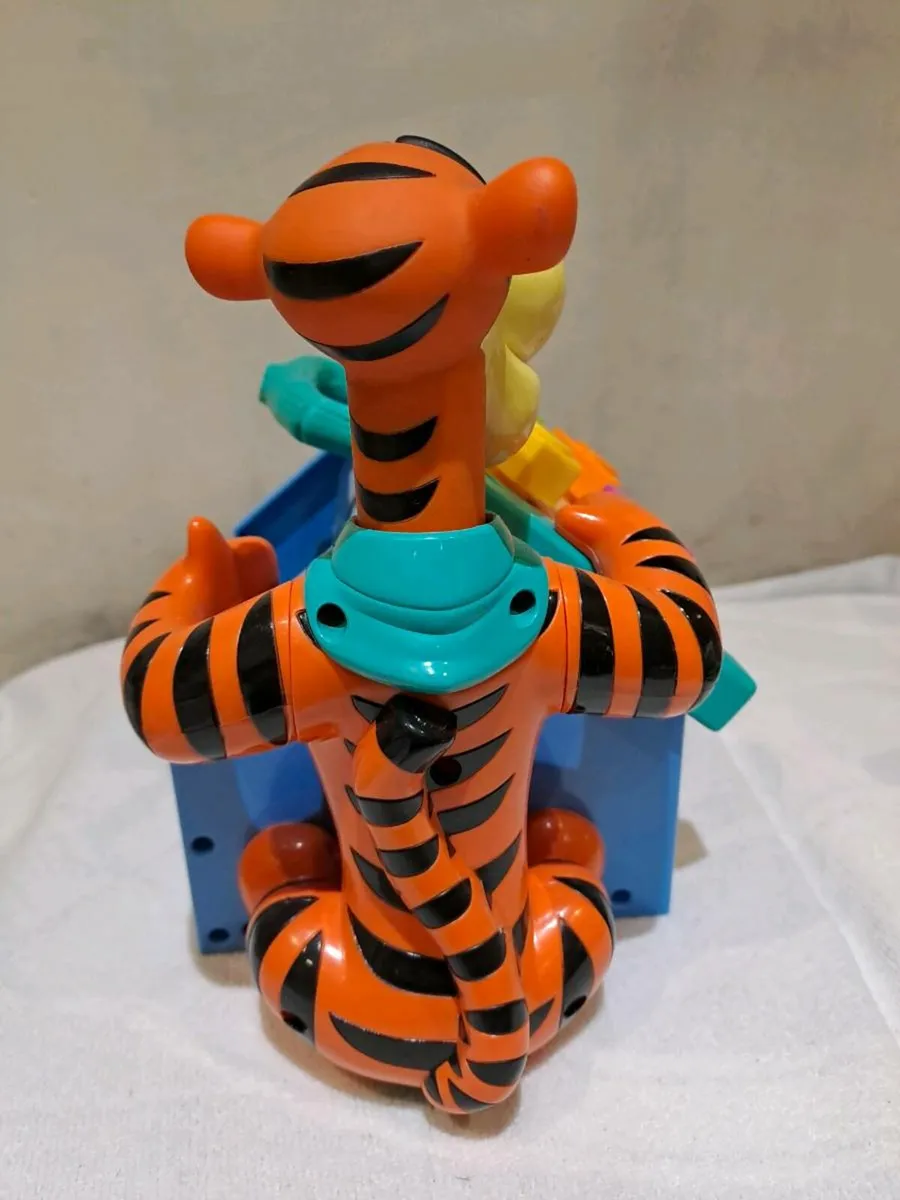 Disney Tigger Matel toolbox toy - Image 3
