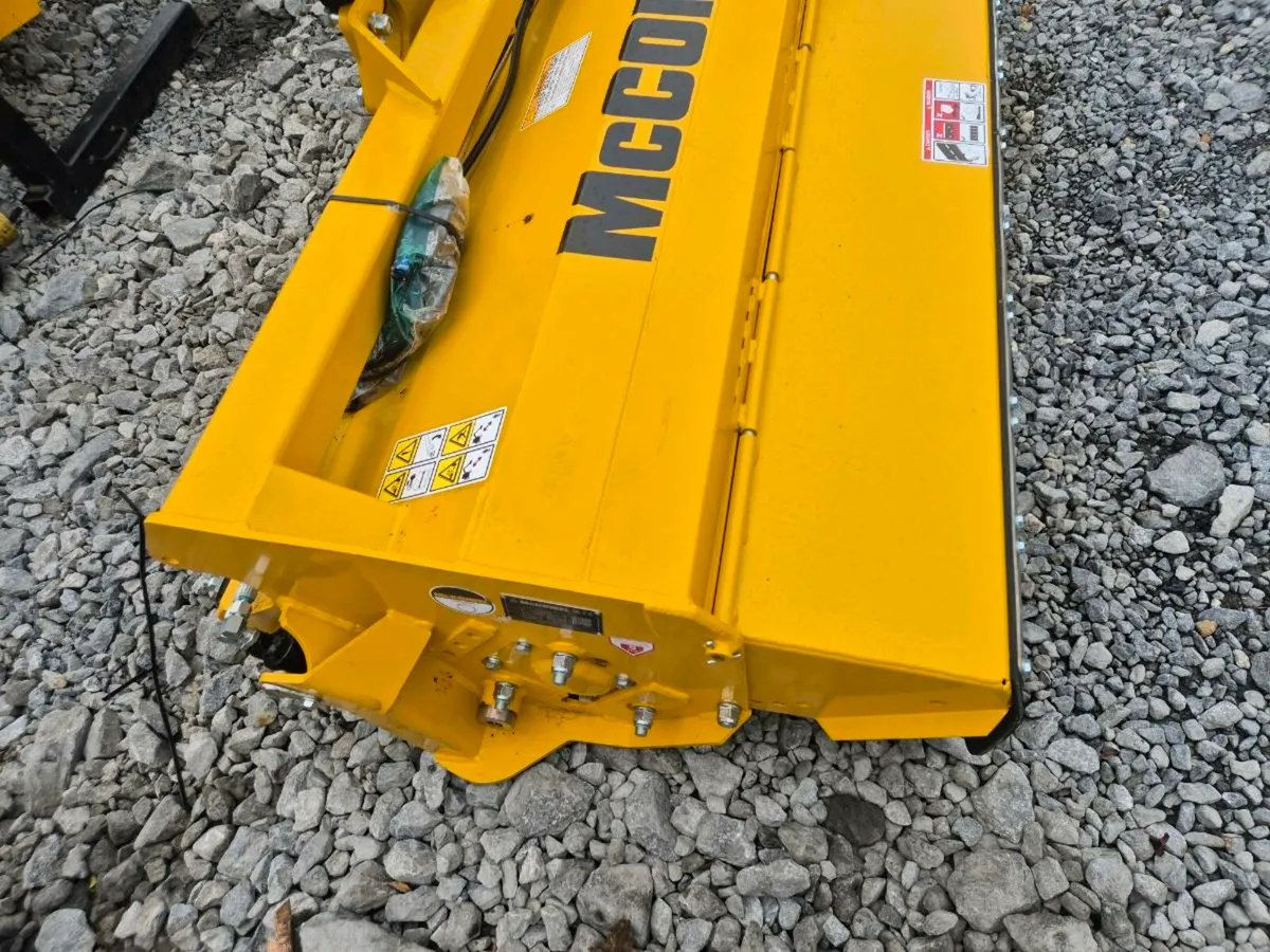 New Mcconnel 1.5m Head with Hydraulic Roller - Image 2