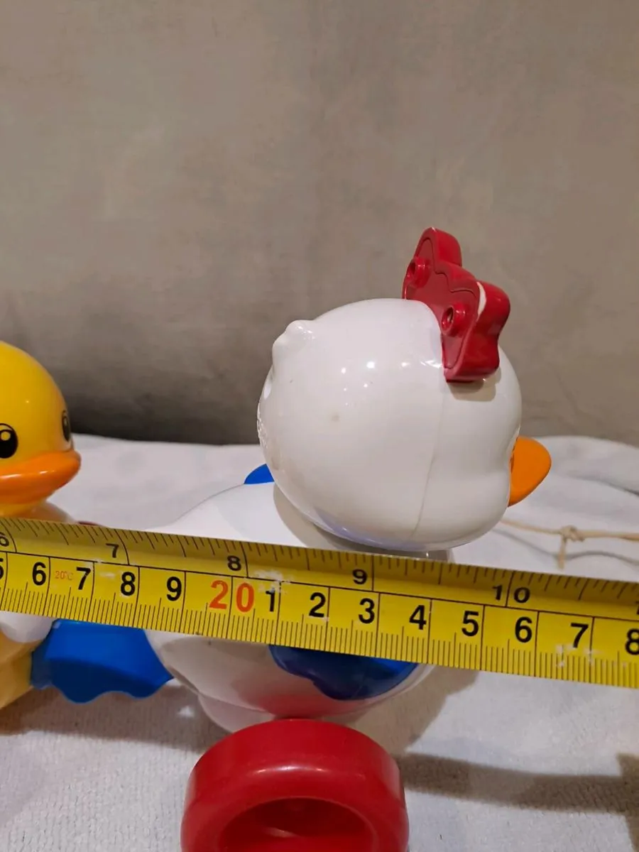 Tomy Quack Along Ducks pull-along toy - Image 4