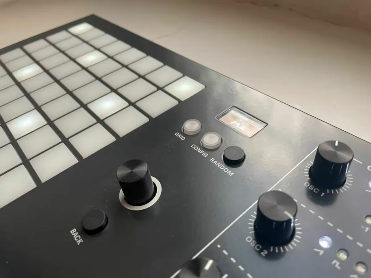 Polyend Medusa Hybrid Synth with decksaver - Image 2