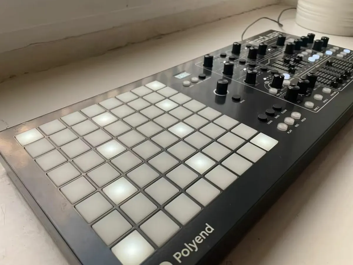 Polyend Medusa Hybrid Synth with decksaver - Image 4