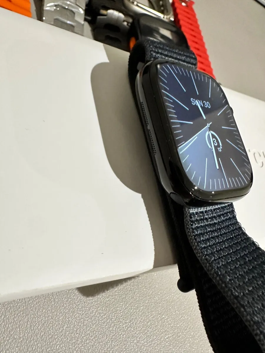 Apple Watch 10 46mm Bundle - 100% BH - Mint - Image 2