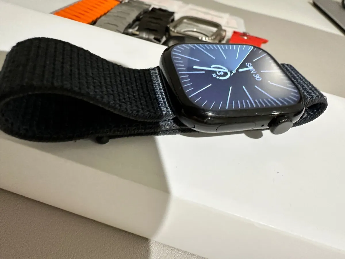 Apple Watch 10 46mm Bundle - 100% BH - Mint - Image 1