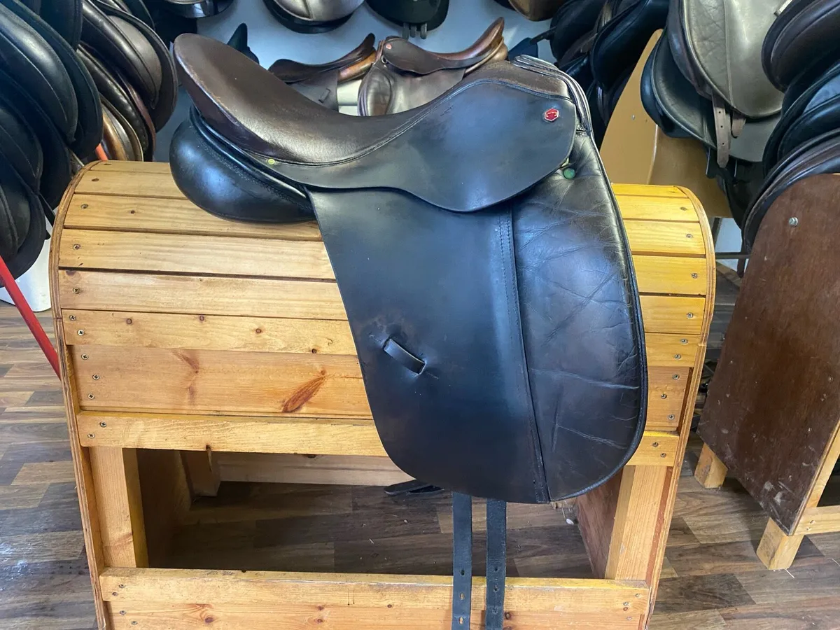 Albion brown Leather dressage saddle - Image 1