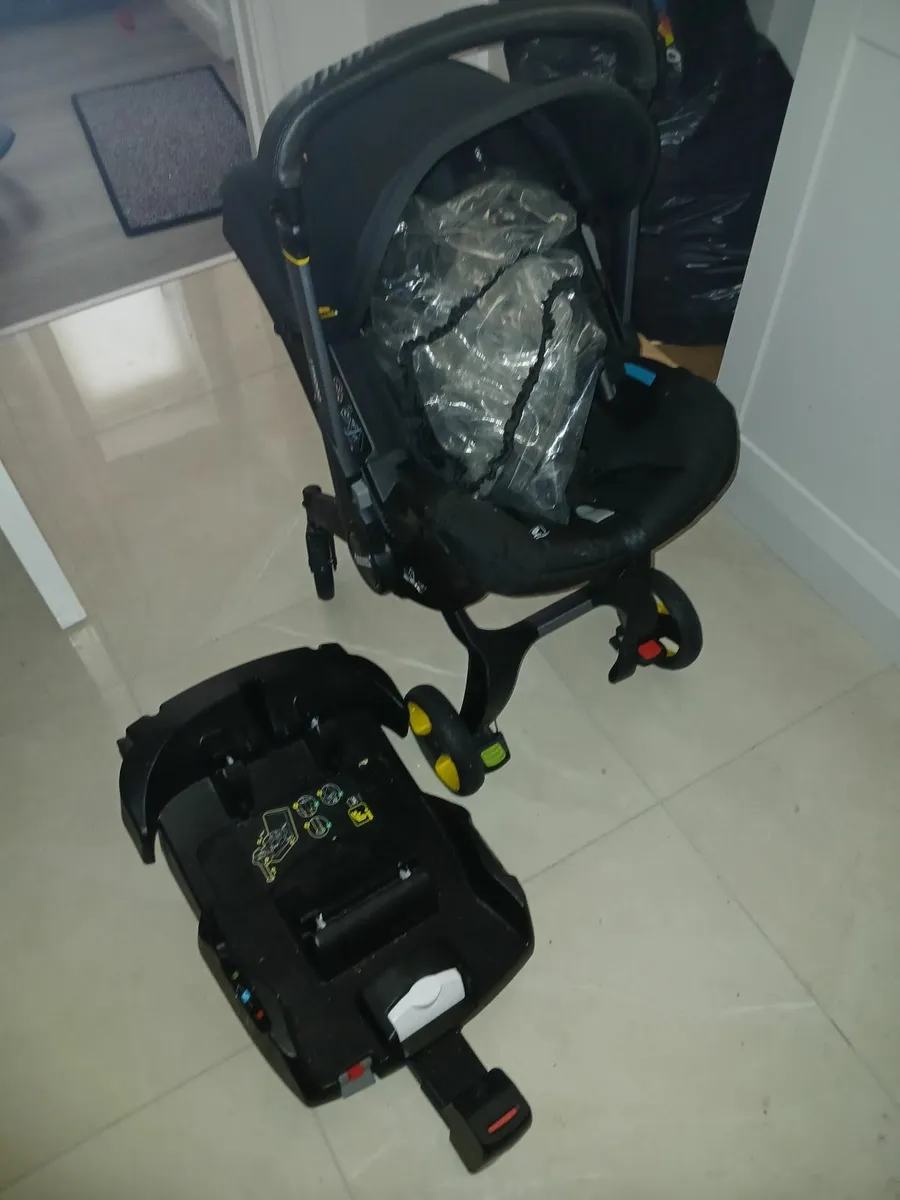 Doona i buggy plus isofix base - Image 1