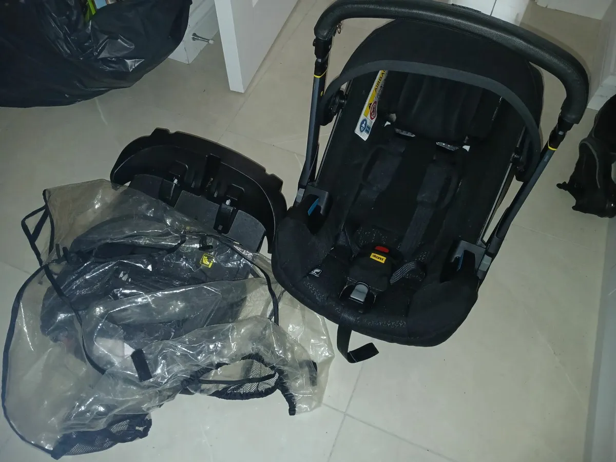 Doona i buggy plus isofix base - Image 2