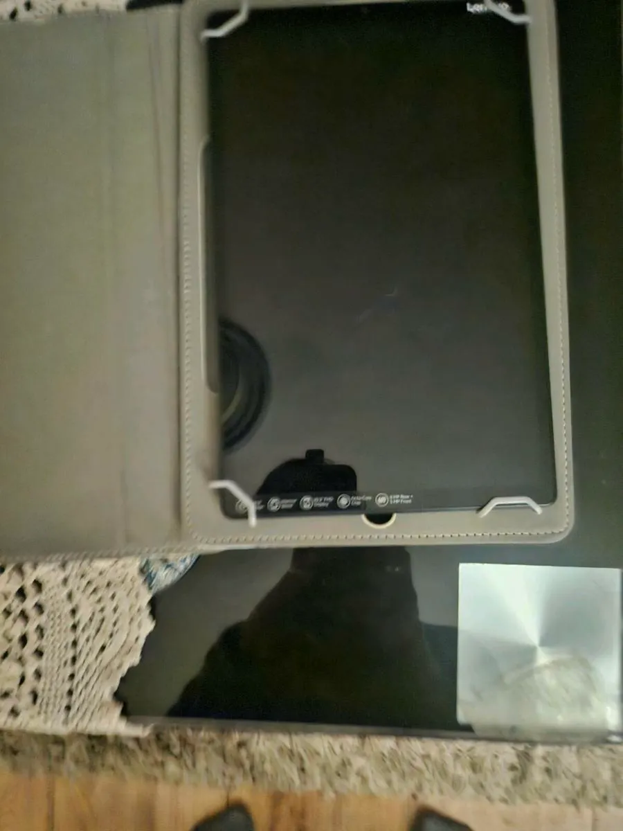 Lenovo 10 inch tablet 64g - Image 1