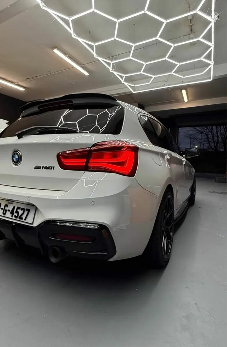 BMW M140i 2016 - Image 2